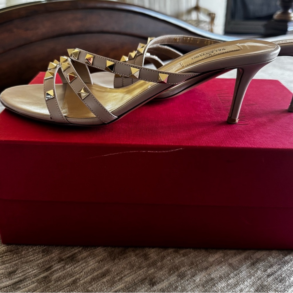 Valentino Garavani Poudre Rockstud Kitten Heel with Gold Studs